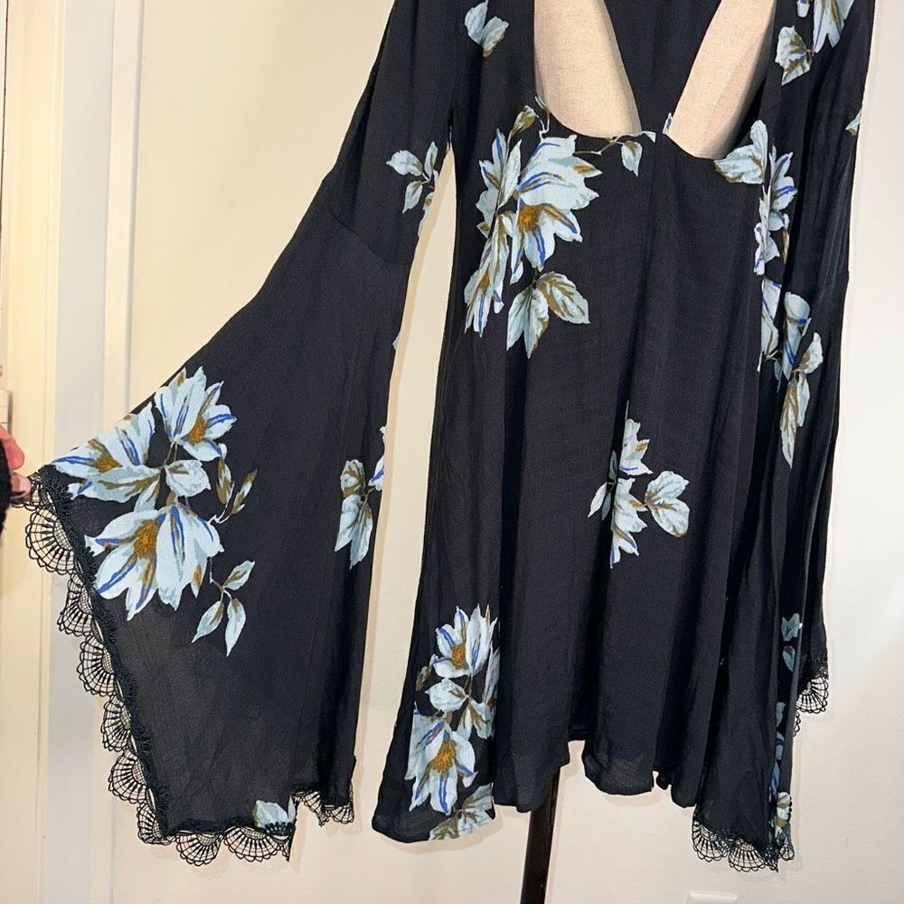 Free People Wanderer Bell Sleeve Mini Dress Boho Floral Medium Charcoal - Picture 6 of 11